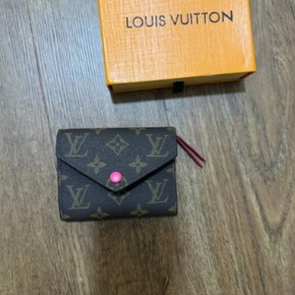 Louis Vuitton Zoe Wallet with box - Picture 7 of 13